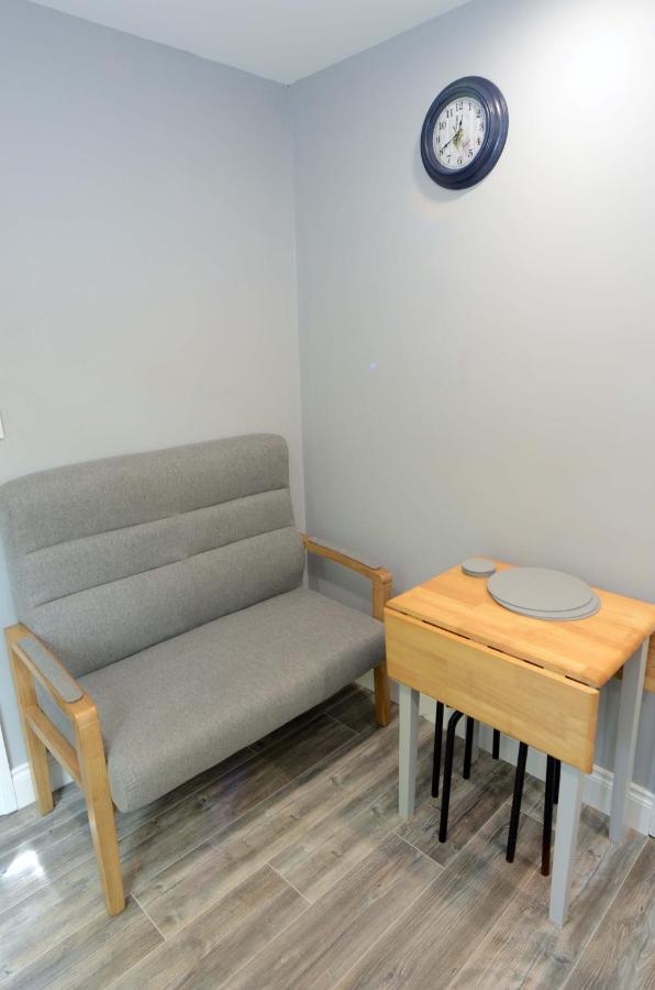 Tawny Lodge Westport Esterno foto